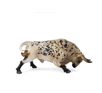 TORO EMBISTIENDO ENSABANADO