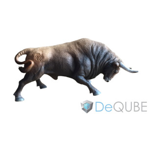 TORO EMBISTIENDO CASTAÑO